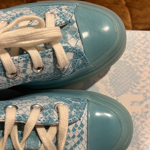 LIMITED EDITION/NEVER WORN Converse Chuck 70ox GOLF White&BabyBlue FauxSnakeskin - Picture 3 of 7